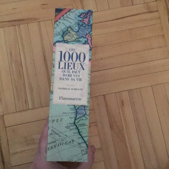 Books - Picture 2 of 4